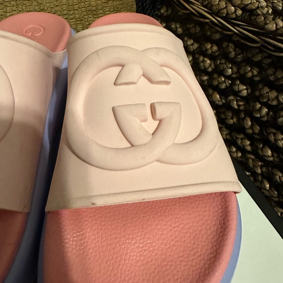 GUCCI
Interlocking G Slide Sandals Pink - Picture 8 of 8